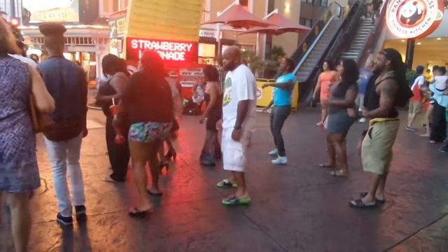 Las Vegas Strip - Tänzchen смотреть онлайн