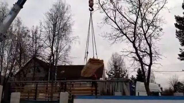 Как проходит разгрузка материала на стройплощадке смотреть онлайн