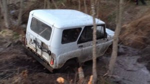 уаз штурмует ров на Forvard Safari 500 форвард сафари 500