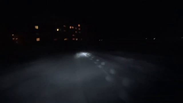 моно города РФ серые будни провинции вечерняя прогулка с фонарём смотреть онлайн