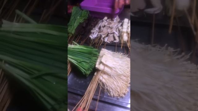 Китайская уличная еда🇨🇳  обзор на уличную еду в Чэнду смотреть онлайн