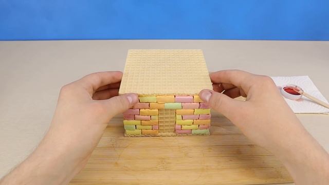 СЛАДКАЯ МЕЛЬНИЦА ОТ КОТОРОЙ ВСЁ СЛИПНЕТСЯ! КАК СДЕЛАТЬ ИЗ КИРПИЧИКОВ ДОМИК ДЛЯ НУБА ИЗ МАЙНКРАФТ? смотреть онлайн