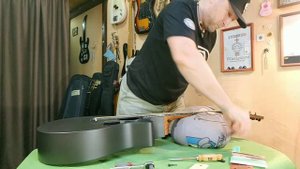 Гитара Enya после очередного горе-мастера