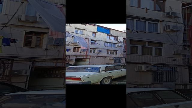 Классическая Батумская подворотня.