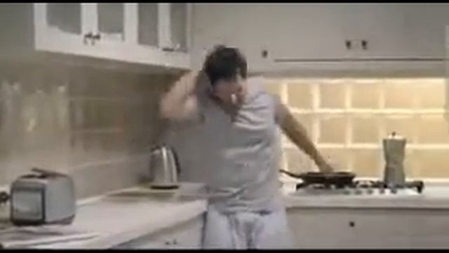 Мужик на кухне смотреть онлайн