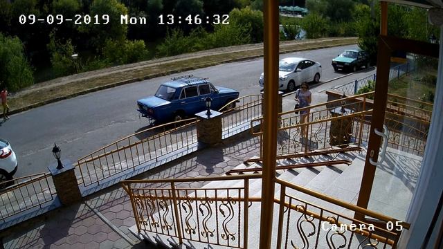 Кража контейнера для сбора ТБО, Северная Салтовка, ул. Родниковая, 7 смотреть онлайн