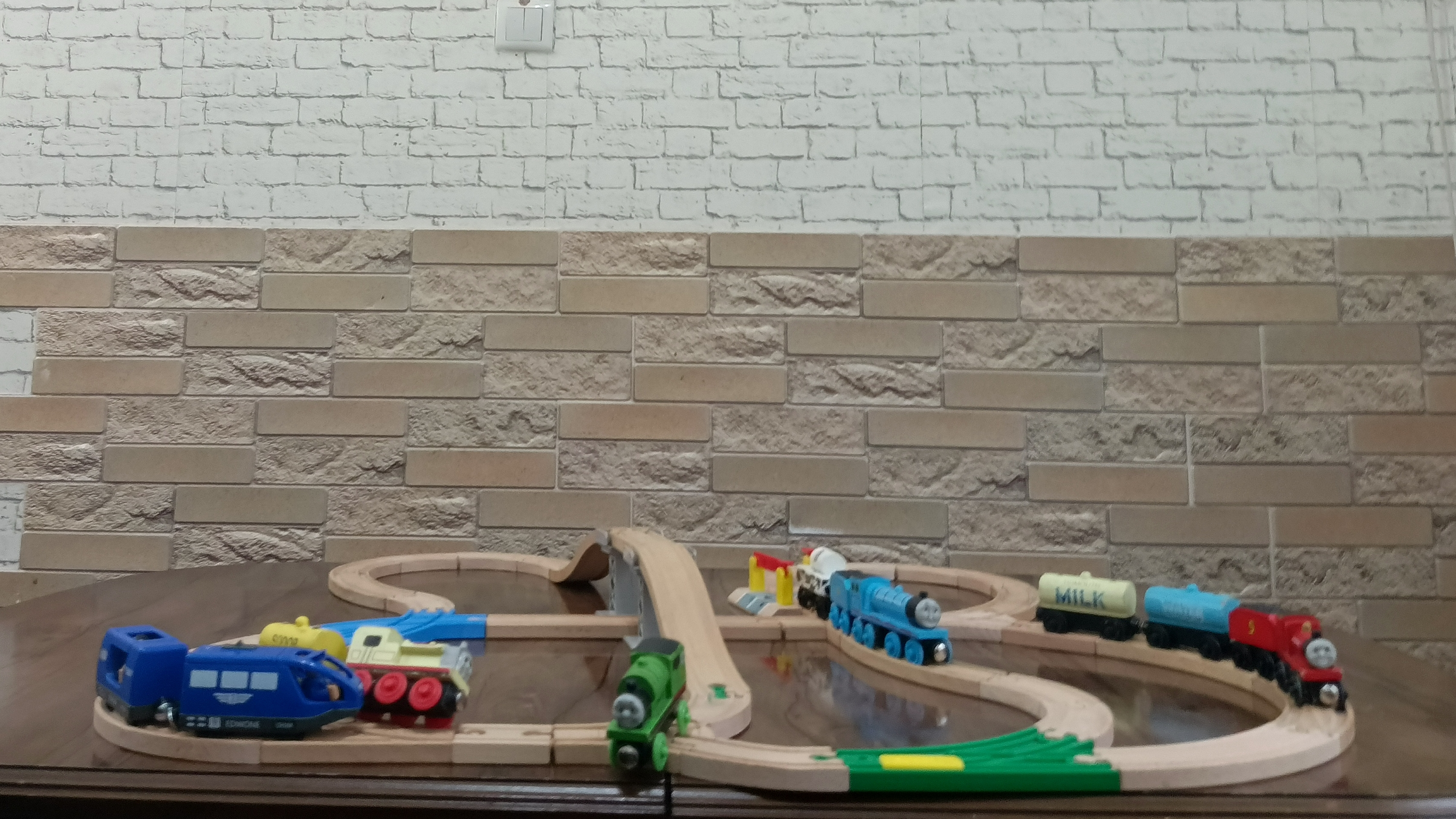 видео про деревянную железную дорогу с мостом смотреть онлайн