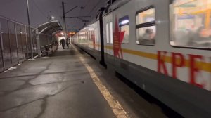 Эп2д КремлёвскиеКурсантысообщением Нахабино-Серпухов прибывает на станцию Кутузовская!