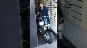 Спуск булки из квартиры  2 часть ( Buell xb9s lightning)