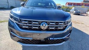 Синий VW Tayron X - краткий обзор