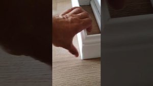 Замена плинтуса в квартире от застройщика ПИК.