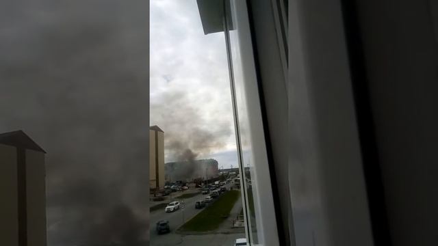 Пожар в 15 мкр. Нефтеюганск смотреть онлайн