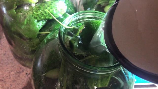 Хрустящие квашенные огурчики, как бочковые в банках на зиму.  Прекрасно хранятся!