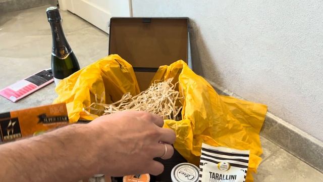 Подарок 🎁 при покупке квартиры в ЖК "Символ". Распаковка и обзор смотреть онлайн