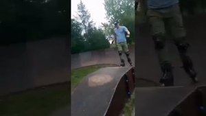 @nikaandzahar4603 Катаем на роликах! экстренные падения!