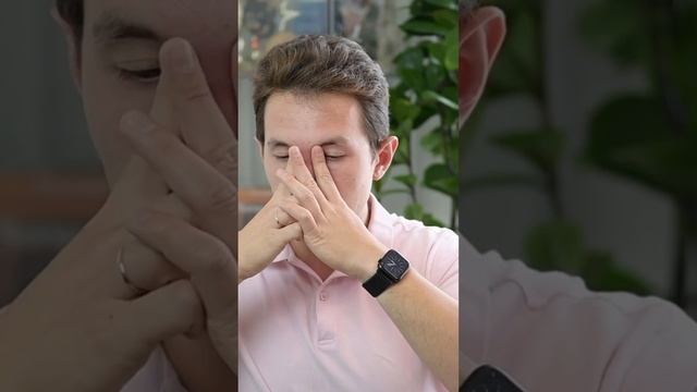 Как появляется межбровная складка?