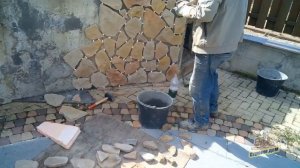 ОТДЕЛКА ПОДПОРНЫХ СТЕН ДЕКОРАТИВНЫМ ИСКУССТВЕННЫМ КАМНЕМ