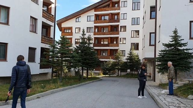 И снова БАНСКО! Две "свежие" двухкомнатные квартиры в популярных комплексах. смотреть онлайн