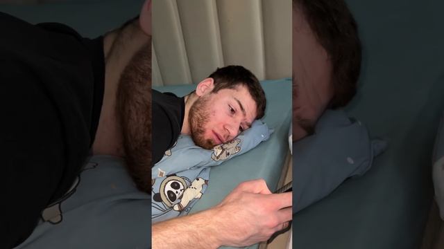 абьюзер😹 просила снять видео😹 ваши мужья тоже лежа работают? 😹