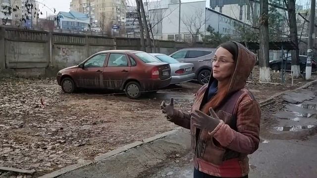 Автомобилисты захватили двор на Албишоара, 8 смотреть онлайн