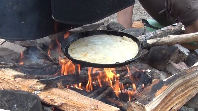 Готовим блины и грибы в походе