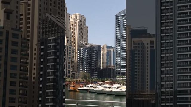 Яхты в районе Дубай Марина 2022: 🏡 https://t.me/homeindubai Инвестиции в недвижимость в Дубай смотреть онлайн