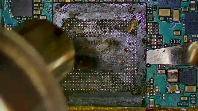 Samsung S21 (SM-G991B) не включается Reball