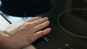 Электрическая варочная панель Wollmer H40 Onyx 💃 Всё и сразу, в движении