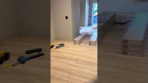 Укладка ламината на плитку и полимерные плинтуса