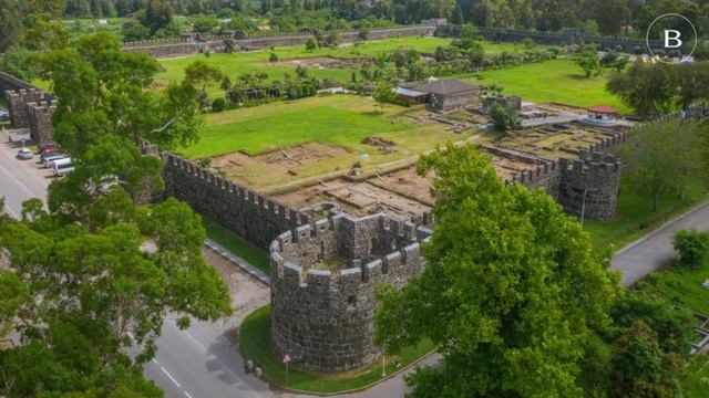 Таунхаусы в пригороде Батуми с собственной коммерческой инфраструктурой смотреть онлайн