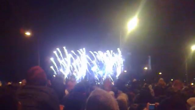 Салют в Риге на день Независимости Латвии! 18.11.2008 смотреть онлайн