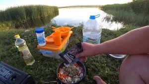 Одиночное путешествие  НА АЛЬФЕ НА ОЗЕРО 24 ЧАСА! НОЧУЮ В ПАЛАТКЕ И ЛОВЛЮ РЫБУ!