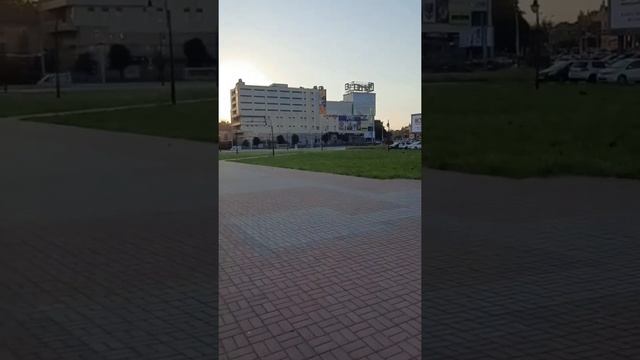 Самая большая бесплатная парковка в центре Калининграда Дом Советов Калининград Плаза Мой офис смотреть онлайн