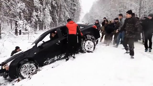 Помощь и взаимовыручка на дороге
