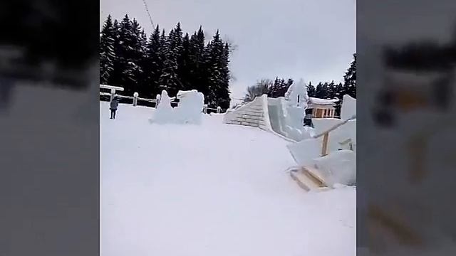 Елка в моем городе Ревда! 😊 смотреть онлайн