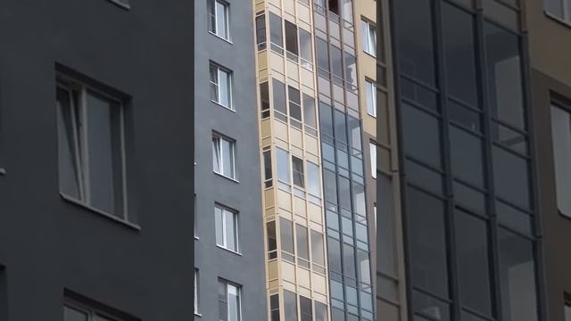 Замена холодного фасадного остекления на тёплое в ЖК «Чистое небо».  Компания "Окно в Петербург".