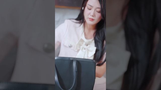 一口氣看完！【穆總錯愛難收】總裁誤以為灰姑娘害死白月光，親手將她送進監獄，折磨了她5年，到頭來真相大白，總裁後悔猛追妻！#欣欣追剧#都市#短劇#熱劇 追妻火葬場#虐戀#虐心#言情