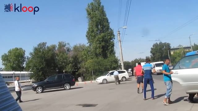 "Гелендваген" столкнулся с "Лексусом" смотреть онлайн