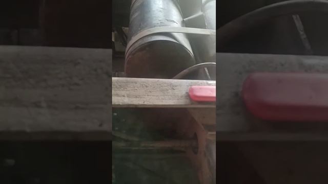 не все пожилые водители могут быть автослесарями.Пример работы водителя и автоэлектрика смотреть онлайн