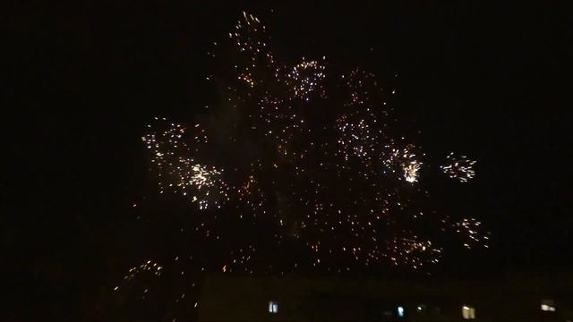 Салют во дворе 11 ноября 2019 Харьков
