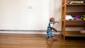 Super Monkey! Bibi went to the market to buy snacks after lulling the baby monkey to sleep!