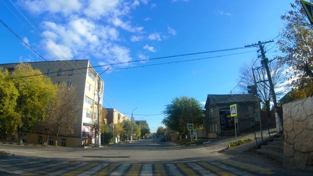 Ясный солнечный осенний день в г. Вольске 22 октября 2022 г. смотреть онлайн