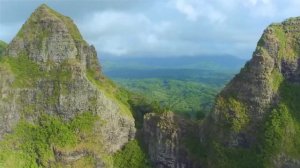 Вернувшись из-за границы в родную деревню, чтобы проститься с сестрой, Валентина наткнулась на заг