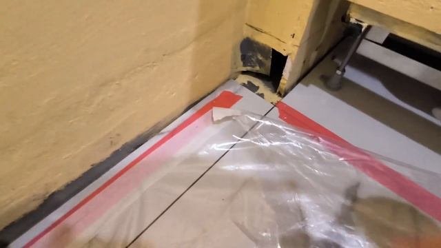 Установка акриловой ванны монтаж экрана с нишей и люками. своими руками #RDV Stroy#плиточныеработы