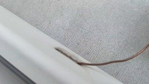 Пластиковые окна протекают во время дождя. Простой ремонт.