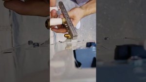 развальцовка и подключение труб к наружнему блоку кондиционера / установка кондиционера Новосибирск