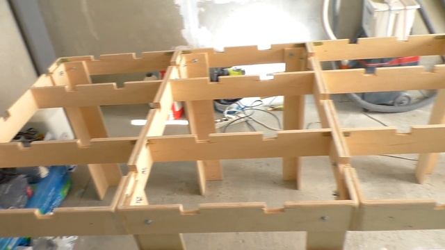 Универсальный рабочий ячеистый стол. Сделан своими руками! смотреть онлайн