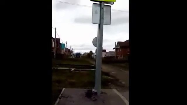 Недоделанный перекрёсток у новой школы в Бердске