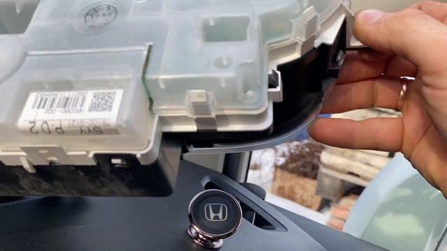 Как снять комбинацию приборов Honda Freed, и замена щитка приборов на Гибридный Фрид смотреть онлайн