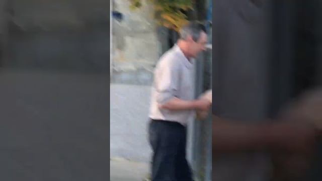 Тамара пьёт и  всех бьет, внукам стыдно
